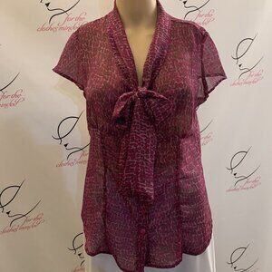 Quintessential. Size Small. Sheer Bow Neck. Cap Sleeve. Button Top. B99.